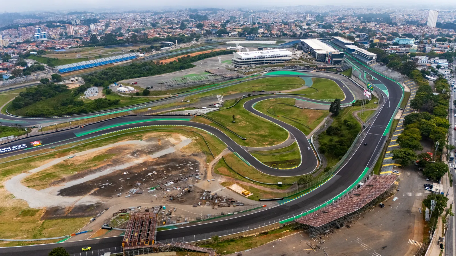 Vista aérea real do Autódromo de Interlagos, destino do GP São Paulo